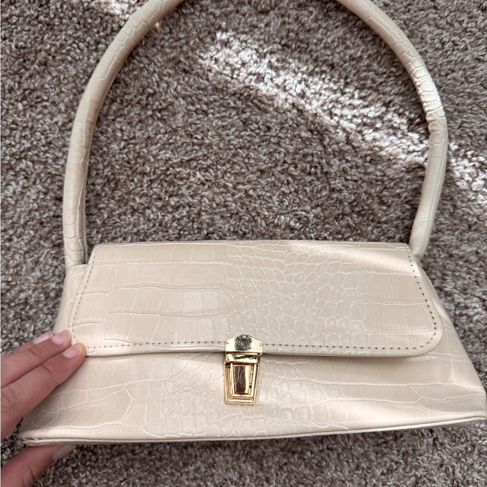 Elegant Cream Crocodile-Embossed Handbag